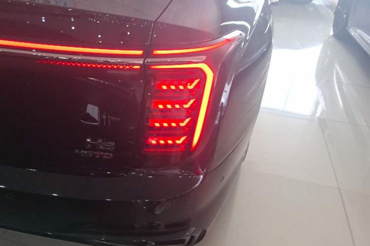 Used Hongqi H9 2024 2.0T Qichang Private Enjoyment Luxury Edition Right Rear Taillight