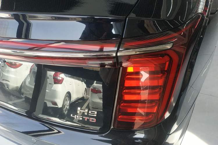 Used Hongqi H9 2024 2.0T Qixiang Private Style Edition Right Rear Taillight