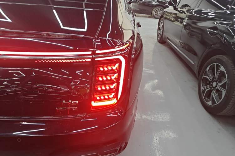 Used Hongqi H9 2024 2.0T Qichang Private Enjoyment Luxury Edition Right Rear Taillight