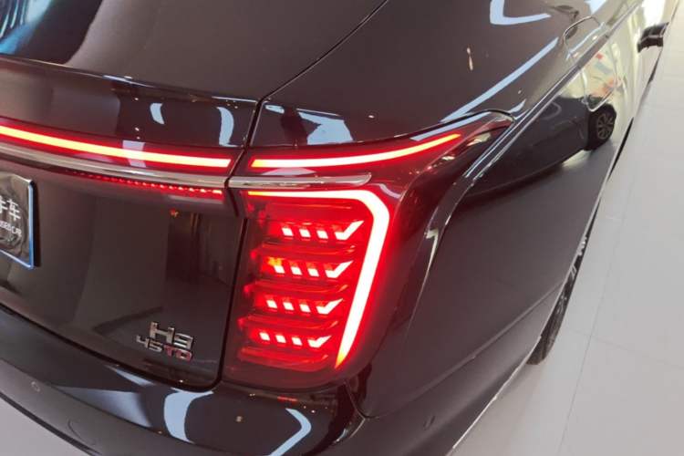 Used Hongqi H9 2024 2.0T Qichang Private Enjoyment Luxury Edition Right Rear Taillight