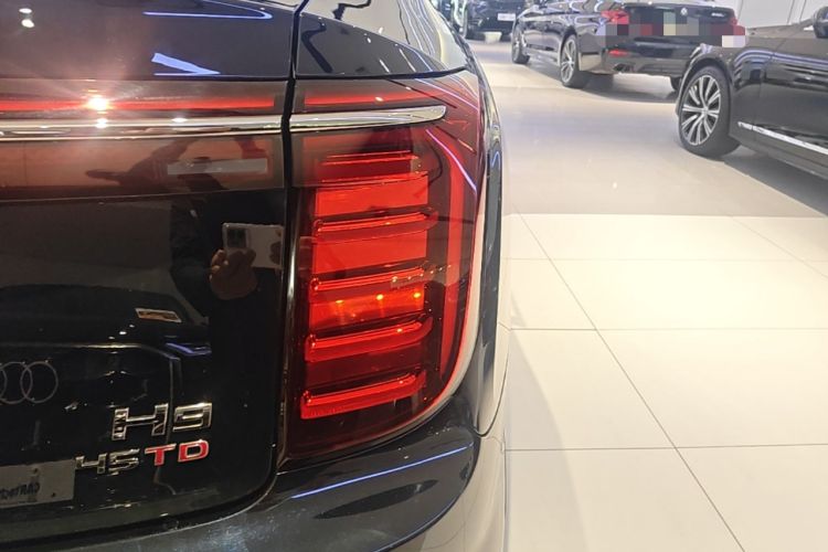 Used Hongqi H9 2024 2.0T Qichang Private Enjoyment Luxury Edition Right Rear Taillight