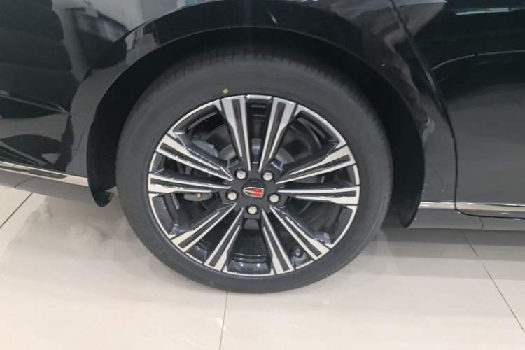 Used Hongqi H9 2024 2.0T Qichang Private Enjoyment Luxury Edition Right Rear Wheel Hub