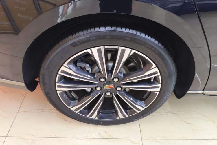 Used Hongqi H9 2024 2.0T Qichang Private Enjoyment Luxury Edition Right Rear Wheel Hub