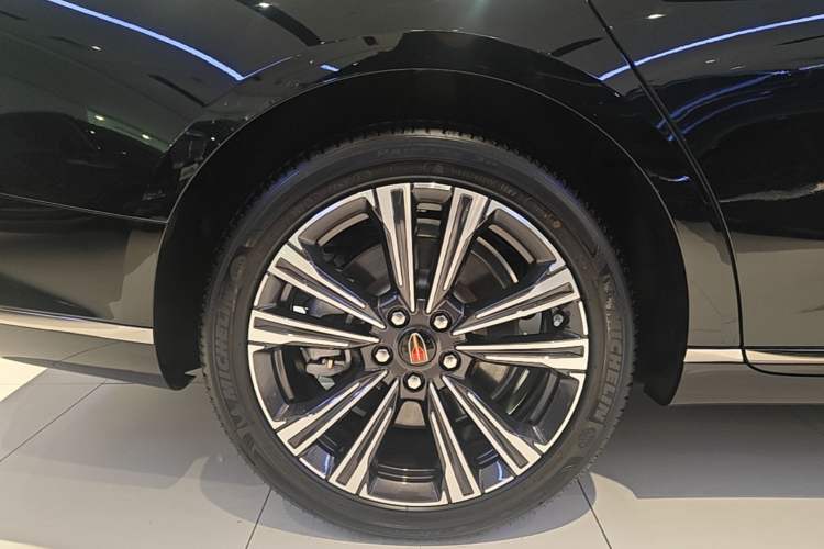 Used Hongqi H9 2024 2.0T Qichang Private Enjoyment Luxury Edition Right Rear Wheel Hub