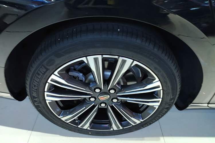 Used Hongqi H9 2024 2.0T Qixiang Private Style Edition Right Rear Wheel Hub