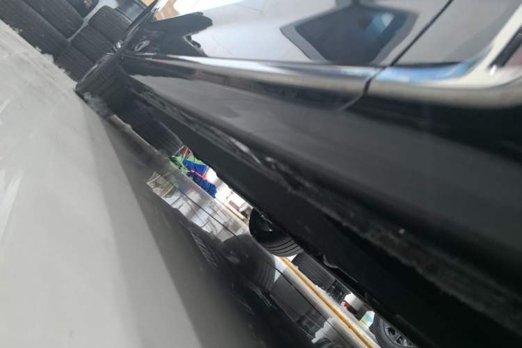 Used Hongqi H9 2024 2.0T Qichang Private Enjoyment Luxury Edition Right Side Sill