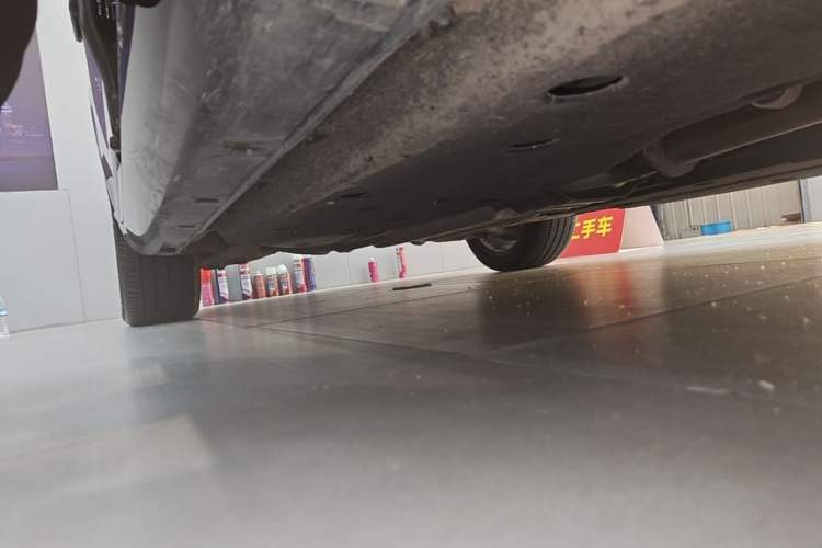 Used Hongqi H9 2024 2.0T Qixiang Private Style Edition Right Side Sill