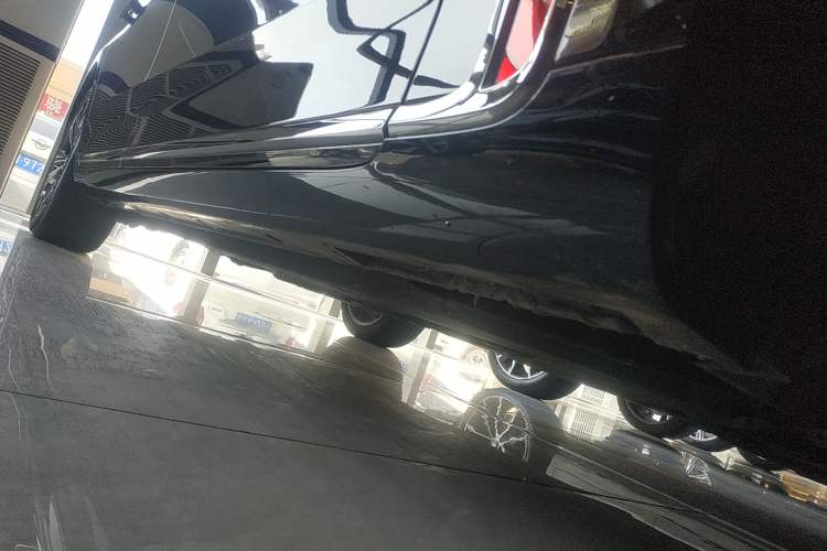 Used Hongqi H9 2024 2.0T Qixiang Private Style Edition Right Side Sill