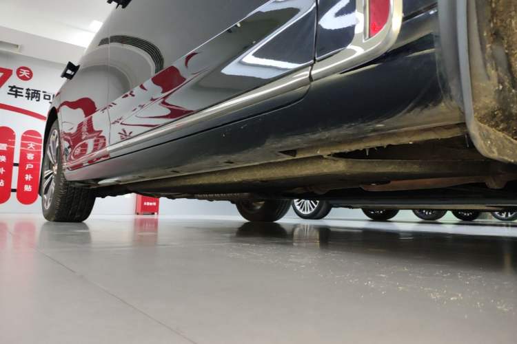 Used Hongqi H9 2024 2.0T Qichang Private Enjoyment Luxury Edition Right Side Sill