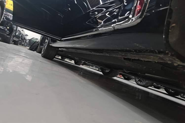 Used Hongqi H9 2024 2.0T Qichang Private Enjoyment Luxury Edition Right Side Sill