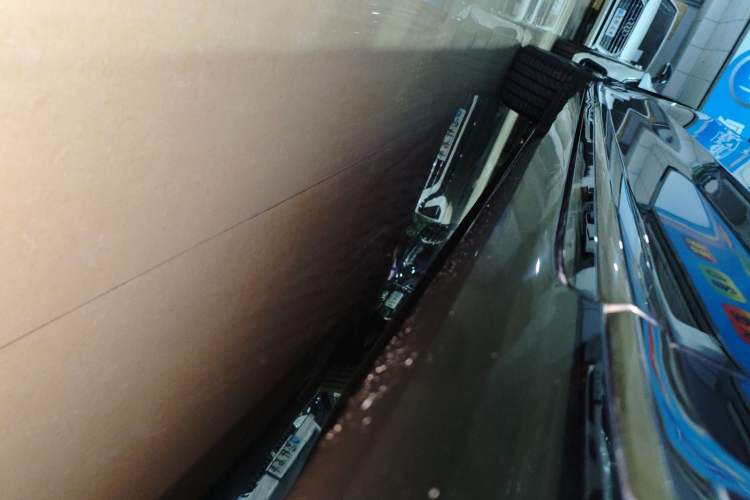Used Hongqi H9 2024 2.0T Qichang Private Enjoyment Luxury Edition Right Side Sill