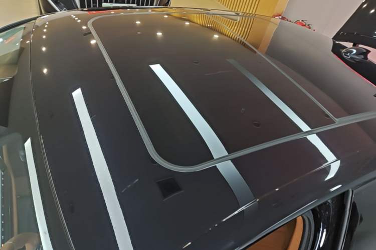 Used Hongqi H9 2024 2.0T Qixiang Private Style Edition Roof