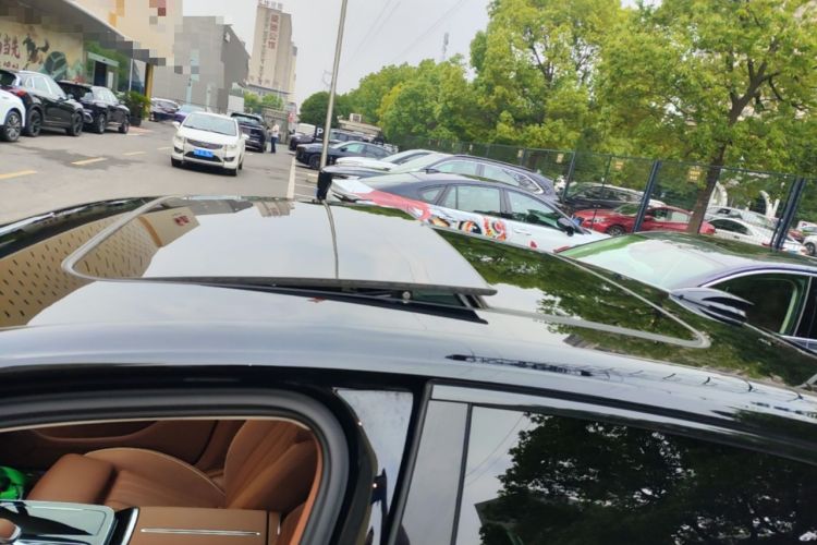 Used Hongqi H9 2024 2.0T Qichang Private Enjoyment Luxury Edition Roof