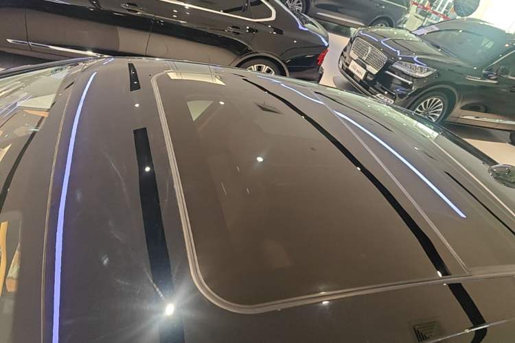 Used Hongqi H9 2024 2.0T Qichang Private Enjoyment Luxury Edition Roof