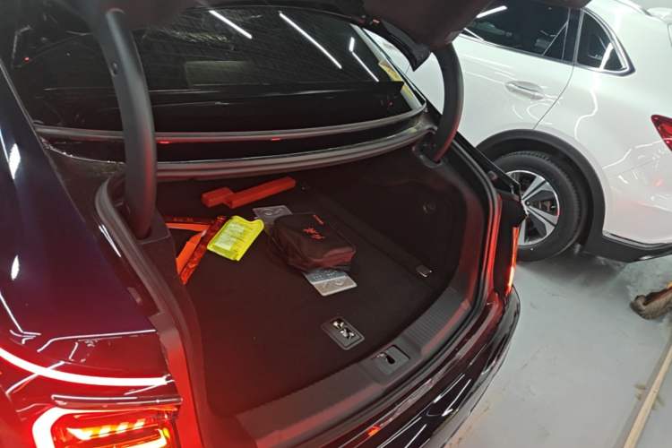 Used Hongqi H9 2024 2.0T Qichang Private Enjoyment Luxury Edition Trunk