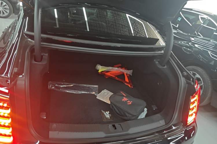 Used Hongqi H9 2024 2.0T Qichang Private Enjoyment Luxury Edition Trunk