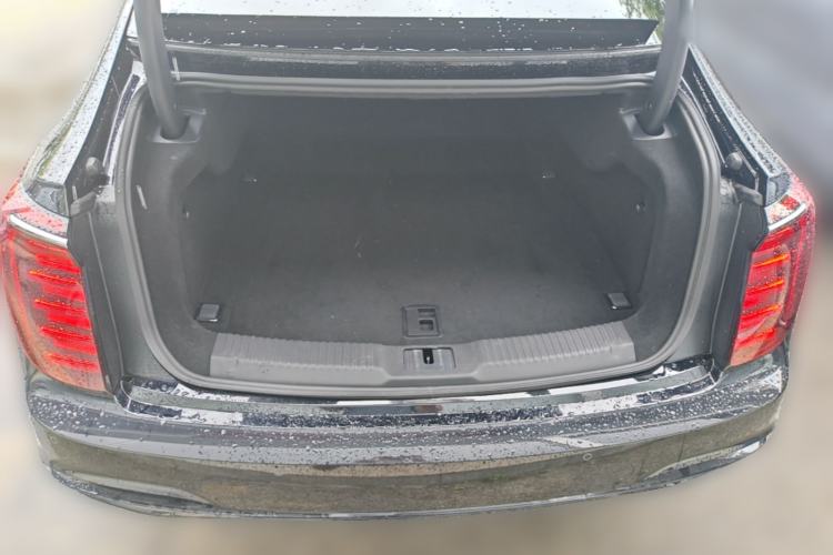 Used Hongqi H9 2024 2.0T Qixiang Private Style Edition Trunk
