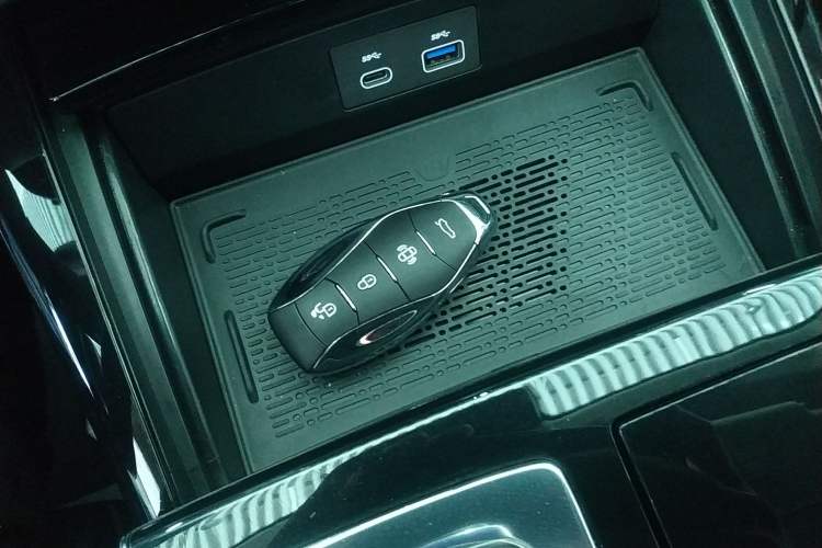 Used Hongqi H9 2024 2.0T Qixiang Private Style Edition Vehicle Key