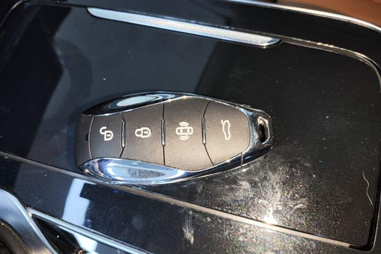 Used Hongqi H9 2024 2.0T Qichang Private Enjoyment Luxury Edition Vehicle Key