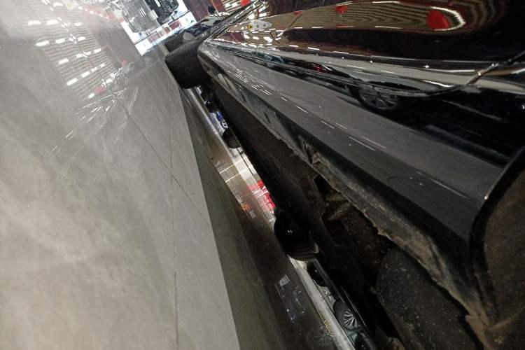Used Hongqi H9 2024 2.0T Qichang Private Enjoyment Luxury Edition Left Side Sill