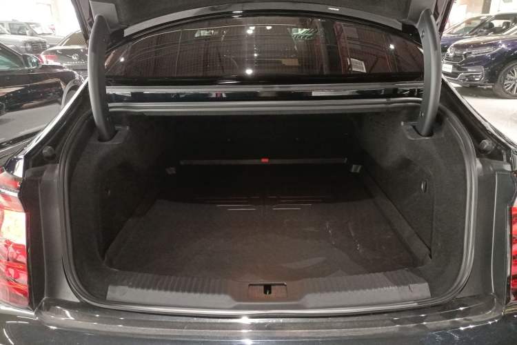 Used Hongqi H9 2024 2.0T Qichang Private Enjoyment Luxury Edition Trunk