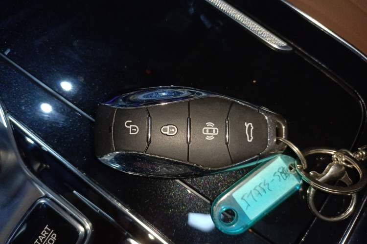 Used Hongqi H9 2024 2.0T Qichang Private Enjoyment Luxury Edition Vehicle Key