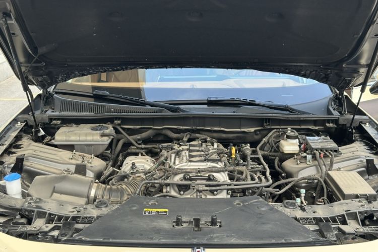 Used Hongqi H9 2024 2.0T Qichang Luxury Business Edition Engine Bay