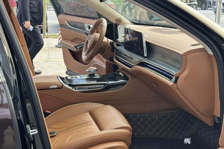 Used Hongqi H9 2024 2.0T Qichang Luxury Business Edition Right Front Seat