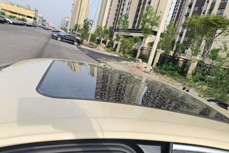 Used Hongqi H9 2024 2.0T Qichang Luxury Business Edition Roof