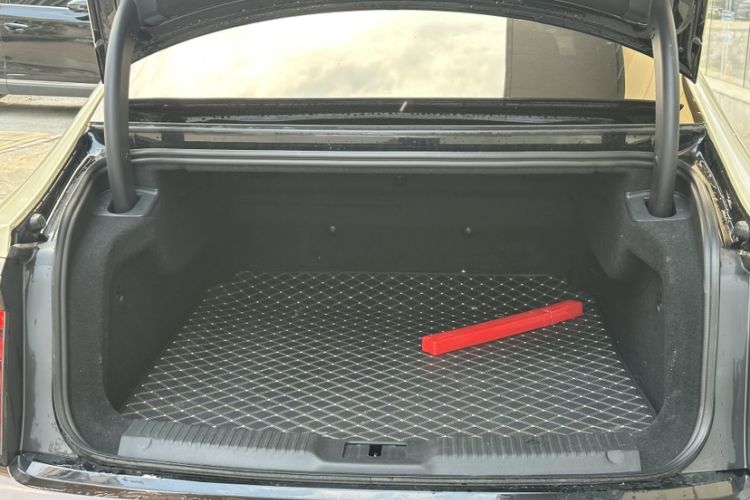 Used Hongqi H9 2024 2.0T Qichang Luxury Business Edition Trunk