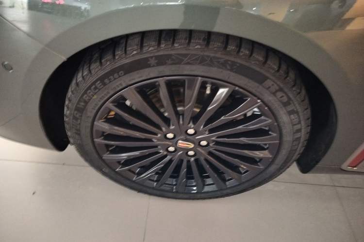 Used Hongqi H9 2024 3.0T Flagship All-Wheel Drive Private Style Edition Left Front Wheel Hub