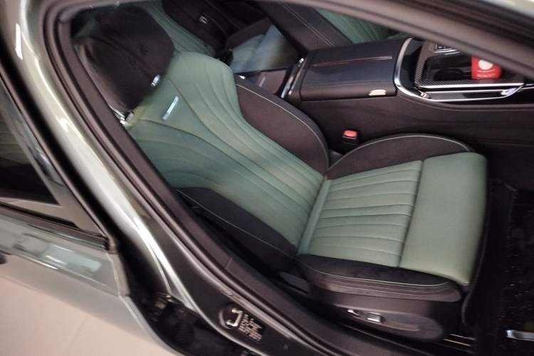 Used Hongqi H9 2024 3.0T Flagship All-Wheel Drive Private Style Edition Right Front Seat