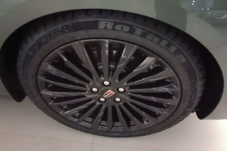 Used Hongqi H9 2024 3.0T Flagship All-Wheel Drive Private Style Edition Right Front Wheel Hub