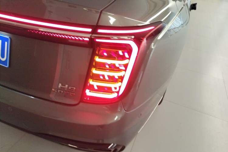 Used Hongqi H9 2024 3.0T Flagship All-Wheel Drive Private Style Edition Right Rear Taillight