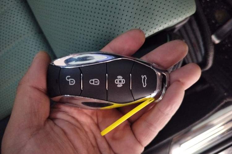 Used Hongqi H9 2024 3.0T Flagship All-Wheel Drive Private Style Edition Vehicle Key