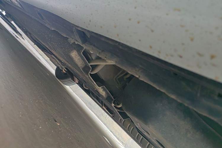 Used Hongqi H9 2024 2.0T Qixiang Private Style Edition Left Side Sill