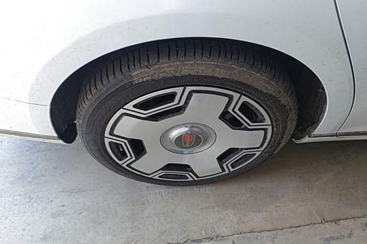 Used Hongqi H9 2024 2.0T Qixiang Private Style Edition Right Rear Wheel Hub