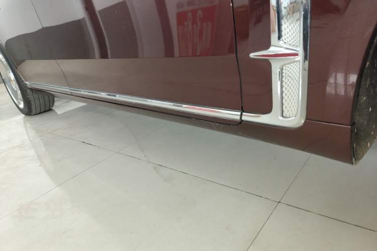 Used Hongqi H9 2024 2.0T Qixiang Luxury Business Edition Right Side Sill