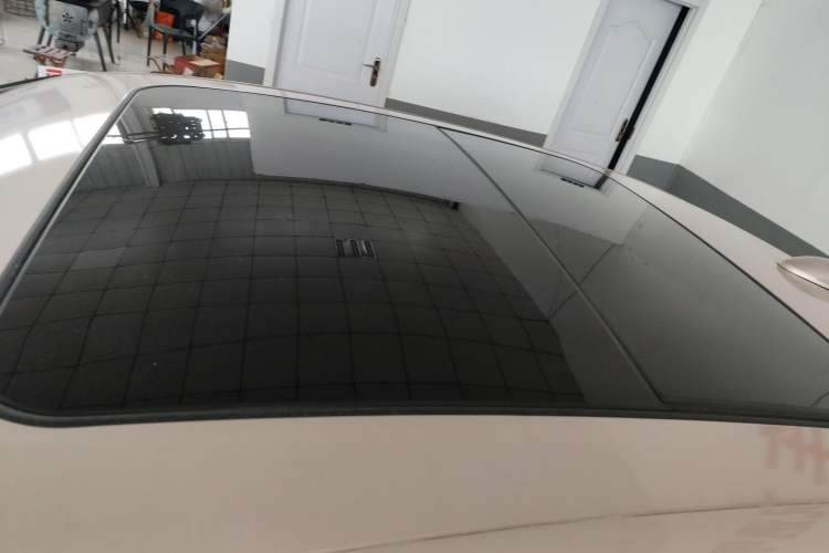 Used Hongqi H9 2024 2.0T Qixiang Luxury Business Edition Roof