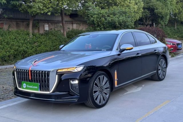 Used Hongqi H9 2025 Model Facelifted 2.0T Two-Wheel Drive Flag-Style Luxury Business Edition, 5 Seats