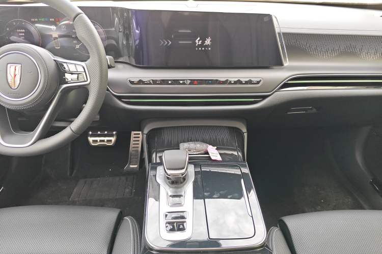 Used Hongqi H9 2025 2.0T Two-Wheel Drive Flagship Luxury Business Edition 5 Seats Audio And AC Panel
