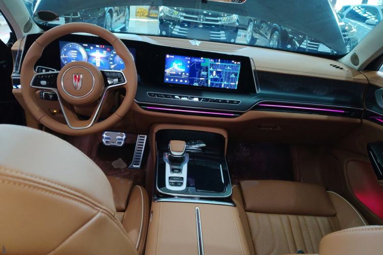 Used Hongqi H9 2025 Model Facelifted 2.0T Two-Wheel Drive Flag-Style Luxury Business Edition, 5 Seats Center Console