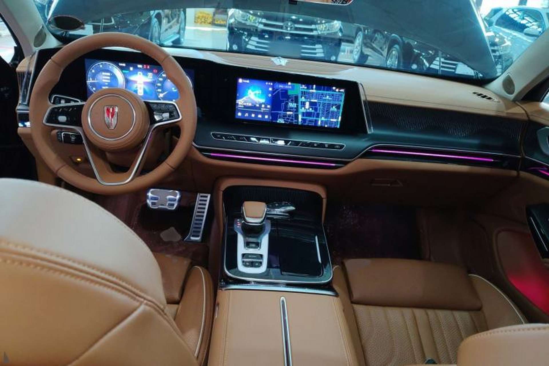 Used Hongqi H9 2025 Model Facelifted 2.0T Two-Wheel Drive Flag-Style Luxury Business Edition, 5 Seats Center Console