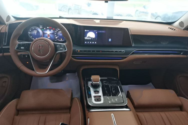 Used Hongqi H9 2025 Model Facelifted 2.0T Two-Wheel Drive Flag-Style Luxury Business Edition, 5 Seats Center Console