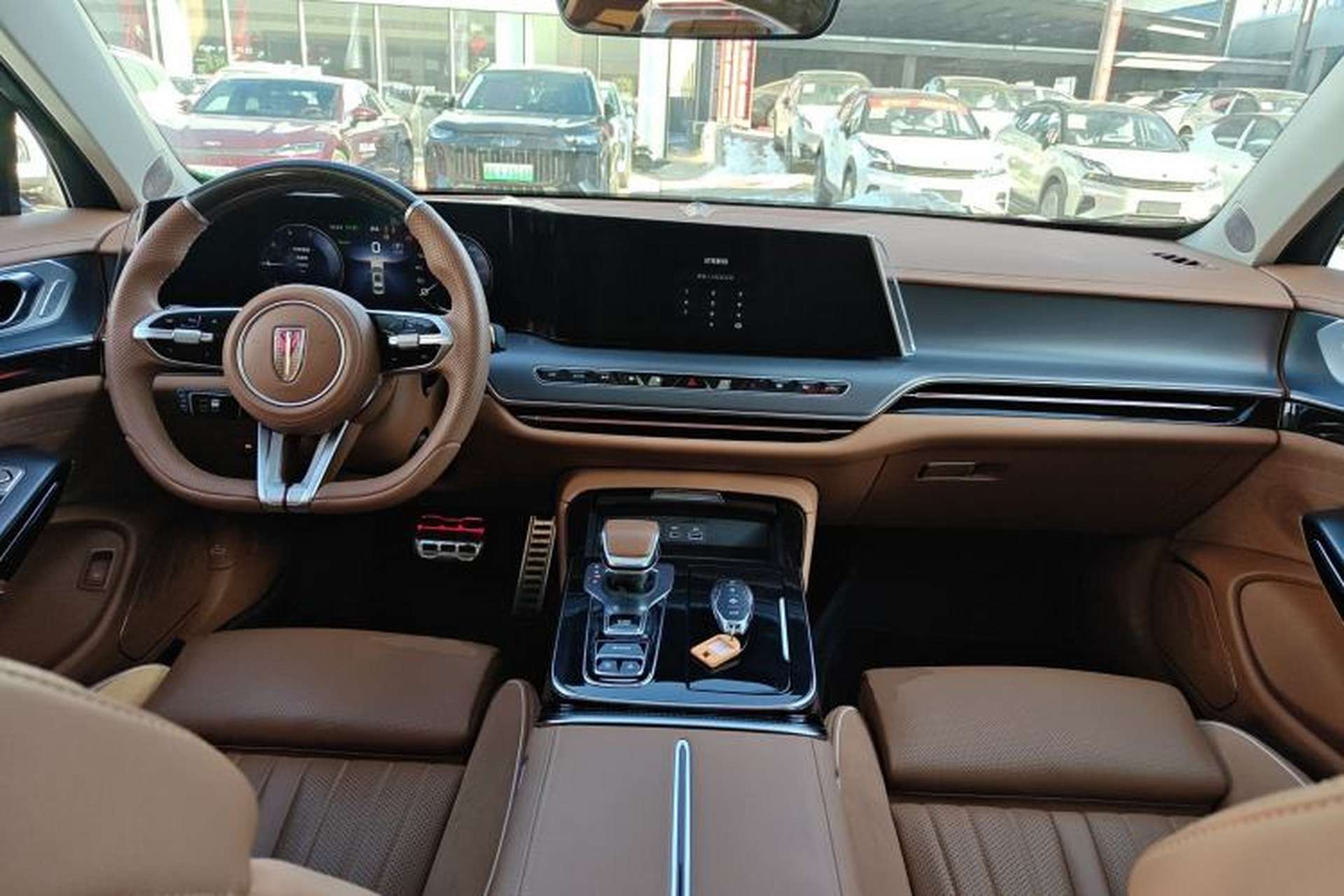 Used Hongqi H9 2025 2.0T Two-Wheel Drive Flagship Private Enjoyment Fashion Edition 5 Seats Center Console