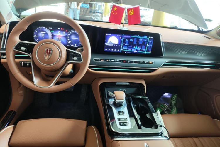 Used Hongqi H9 2025 Model Facelifted 2.0T Two-Wheel Drive Flag-Style Luxury Business Edition, 5 Seats Center Console