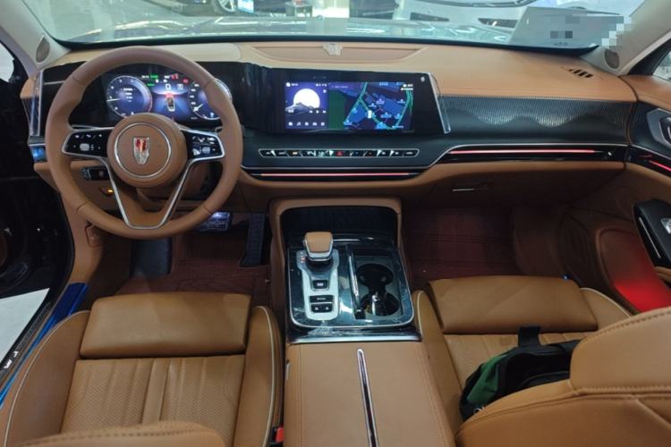 Used Hongqi H9 2025 Model Facelifted 2.0T Two-Wheel Drive Flag-Style Luxury Business Edition, 5 Seats Center Console