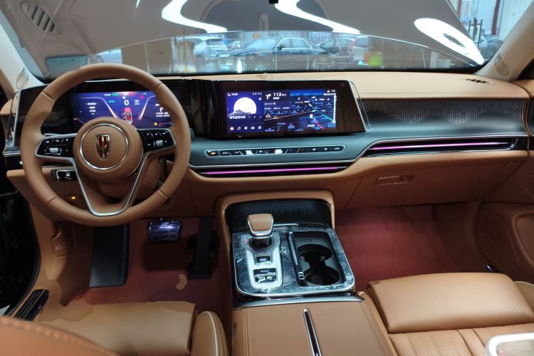 Used Hongqi H9 2025 Model Facelifted 2.0T Two-Wheel Drive Flag-Style Luxury Business Edition, 5 Seats Center Console
