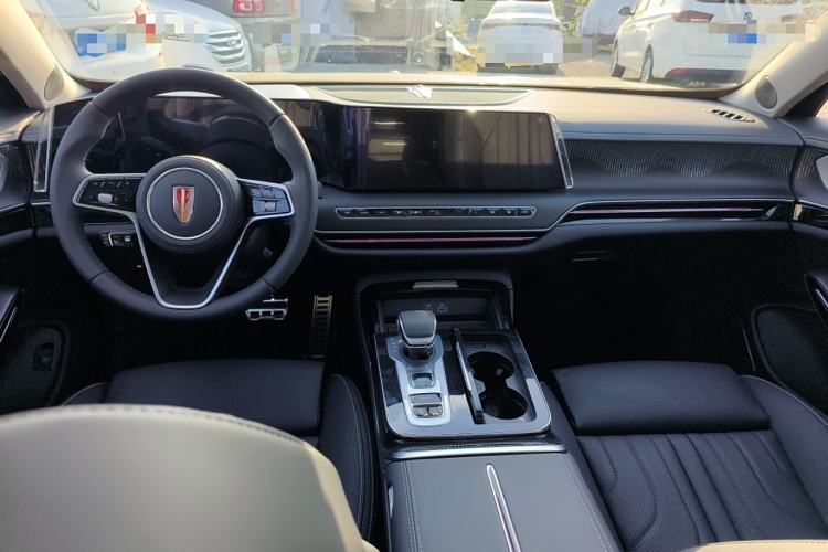 Used Hongqi H9 2025 2.0T Two-Wheel Drive Flagship Luxury Business Edition 5 Seats Center Console