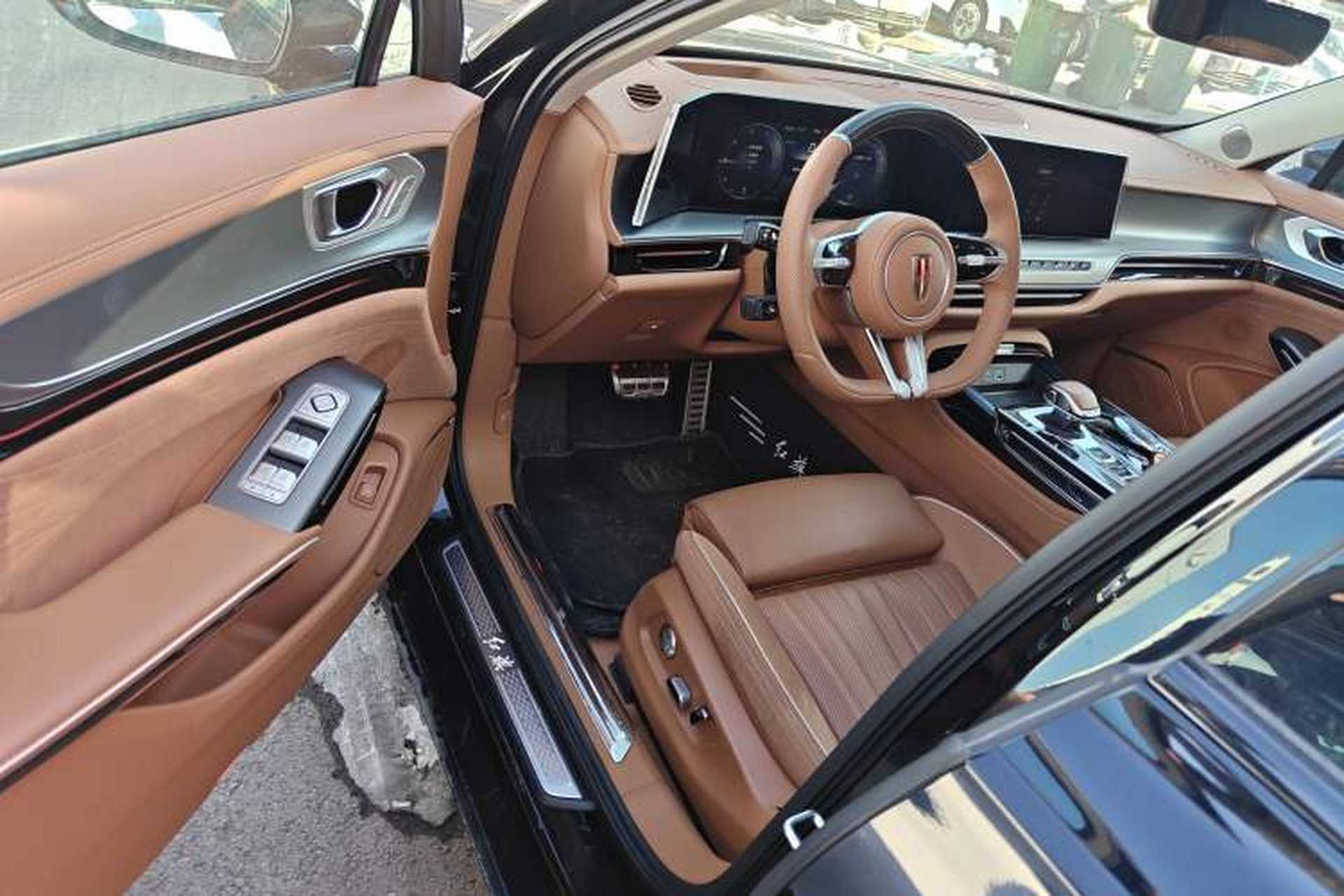 Used Hongqi H9 2025 2.0T Two-Wheel Drive Flagship Private Enjoyment Fashion Edition 5 Seats Driver Seat